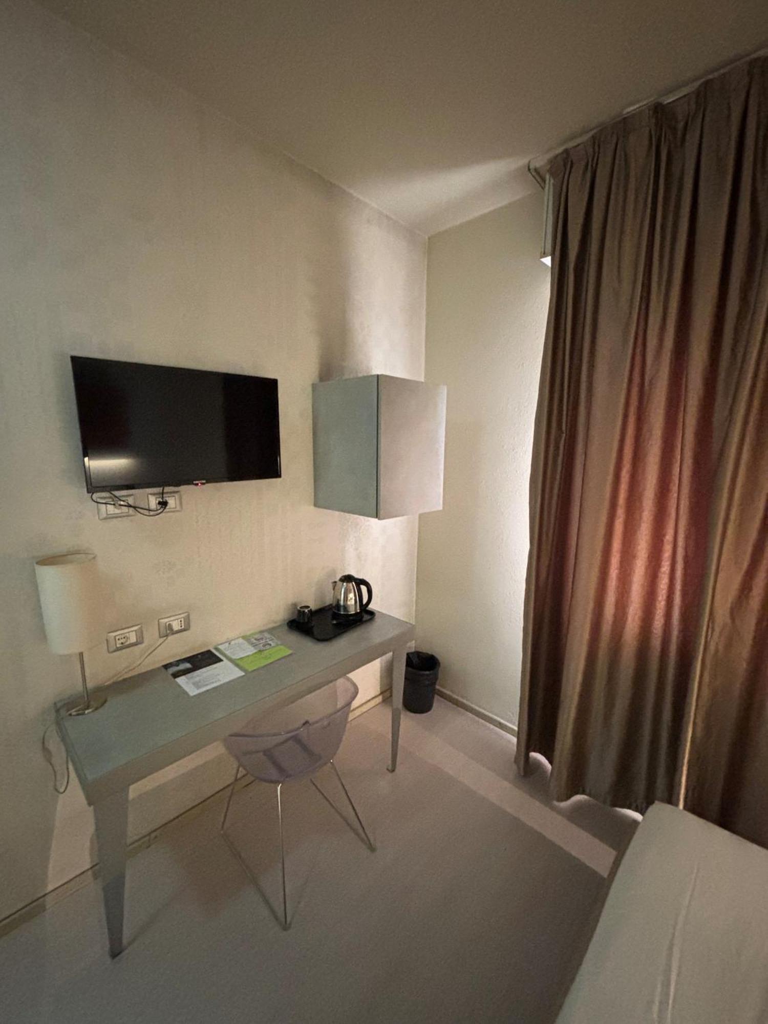 Twin Room,1679561323:JPEG